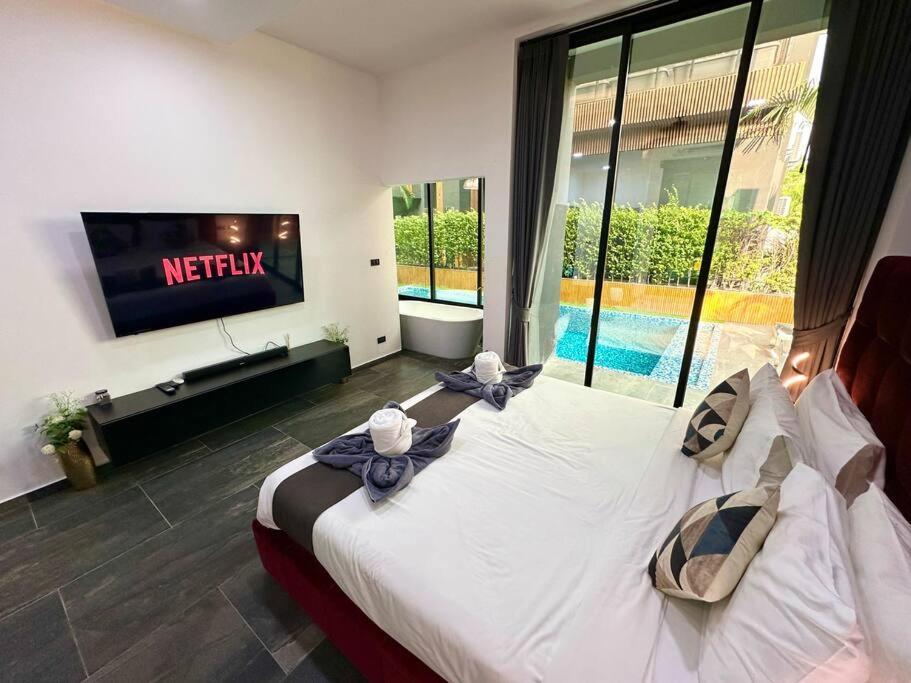 Huge Luxury, 3 Bedroom, Private Pool Near To The - - Lv99